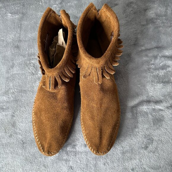 Minnetonka Women’s 283 Suede Fringe Moccasin Ankle Boots Size 10 Brown Boho - Picture 4 of 12